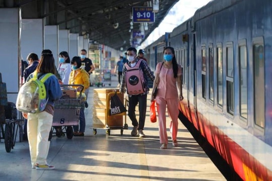 Tàu Bắc – Nam ra quy định đổi trả vé tàu dịp hè 2023