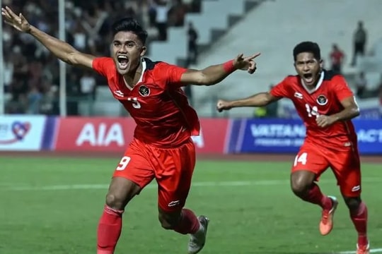 U22 Indonesia vô địch SEA Games sau trận chung kết 7 bàn thắng, 7 thẻ đỏ