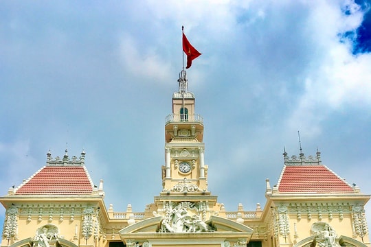 Đề xuất tổ chức tham quan định kỳ trụ sở HĐND và UBND TP.HCM