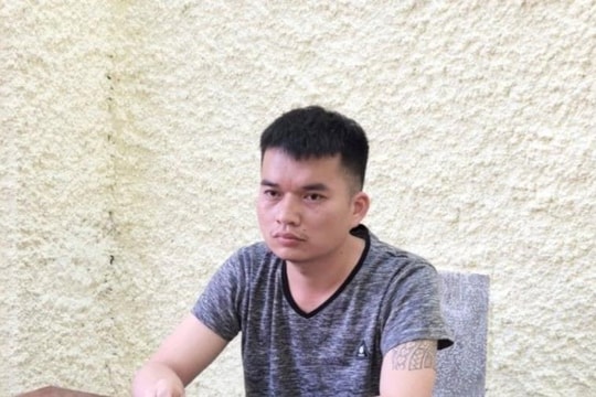 Bắt tạm giam giáo viên vào nhà nghỉ với học sinh