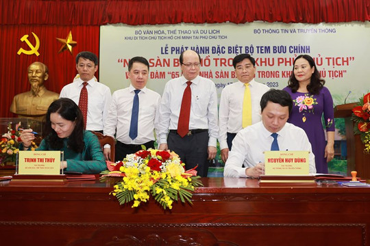 Phát hành đặc biệt bộ tem bưu chính “Nhà sàn Bác Hồ trong khu Phủ Chủ tịch”