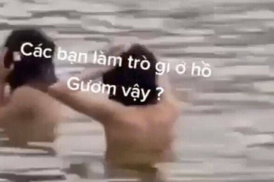 Sự thật bất ngờ về việc tắm khỏa thân ở Hồ Gươm