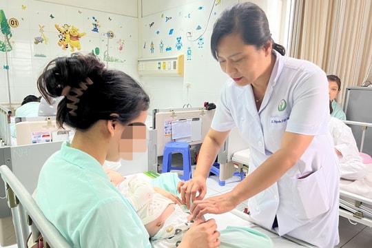 Bé gái 5 tháng tuổi bị hoại tử buồng trứng do phát hiện dị tật muộn