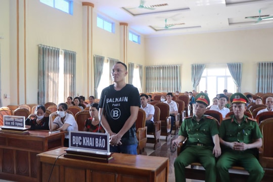 Đột nhập vào nhà hàng xóm trộm cắp tài sản