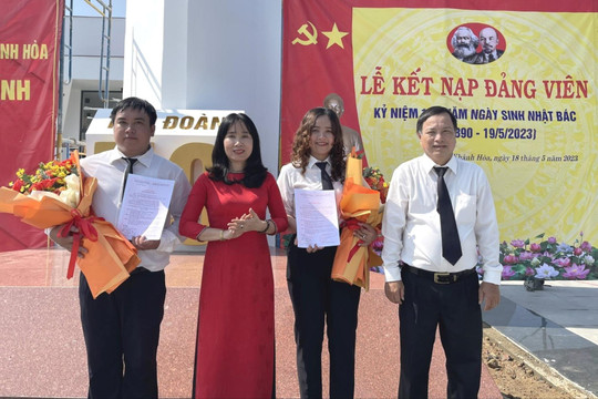 Kết nạp Đảng tại Khu lưu niệm chiến thắng Vườn Gòn - Đá Bàn