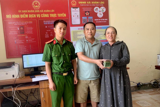 Người đàn ông trả lại 58 triệu đồng nhặt được bên đường