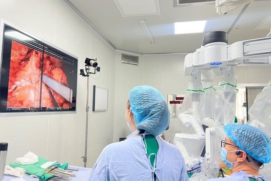 Phẫu thuật bằng robot điều trị ung thư thận