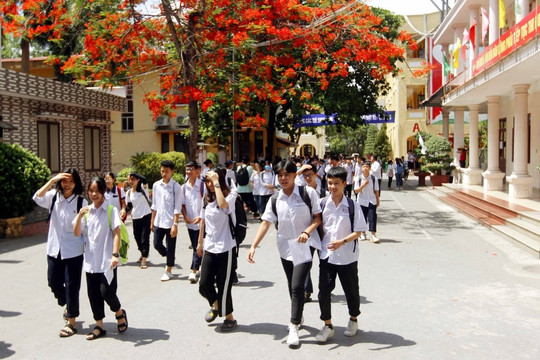 Thời tiết nắng nóng, Bộ trưởng Bộ Giáo dục và Đào tạo ra công điện khẩn