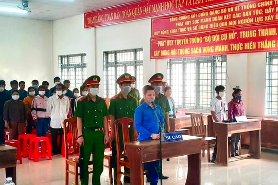 Xét xử lưu động vụ con dùng xà beng đánh cha tử vong