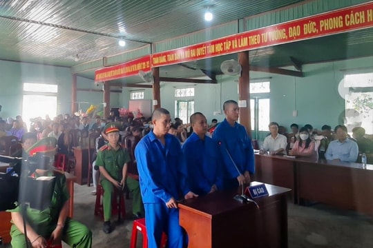 Tuyên truyền pháp luật về ý thức bảo vệ rừng qua phiên tòa lưu động