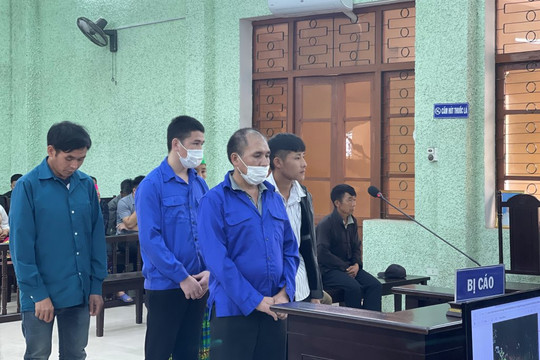 Rủ con trai đi trả thù vì nghi hàng xóm"thả ma" hại gia đình mình