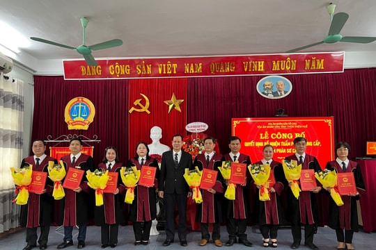 TAND tỉnh Thừa Thiên -Huế công bố và trao quyết định bổ nhiệm Thẩm phán trung cấp, Thẩm phán sơ cấp
