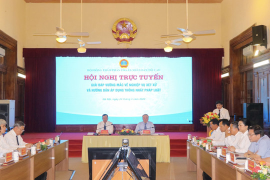 Chánh án Nguyễn Hòa Bình chủ trì hội nghị giải đáp vướng mắc về nghiệp vụ xét xử