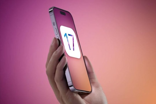 iOS 17 biến iPhone thành màn hình thông minh