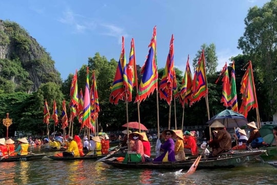 Lung linh sắc vàng Tam Cốc - Tràng An