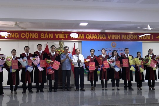 Bổ nhiệm, bổ nhiệm lại và điều động Thẩm phán TAND hai cấp tỉnh Đồng Tháp