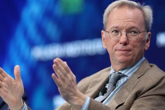 Cựu CEO Google cảnh báo AI có thể gây rủi ro cho nhân loại