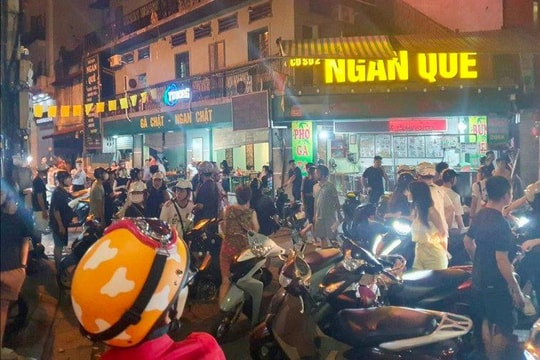 Hà Nội: Hai người chém nhau do mâu thuẫn khi ăn đêm