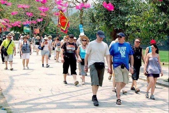 Khách quốc tế đến Việt Nam đạt gần 4,6 triệu lượt