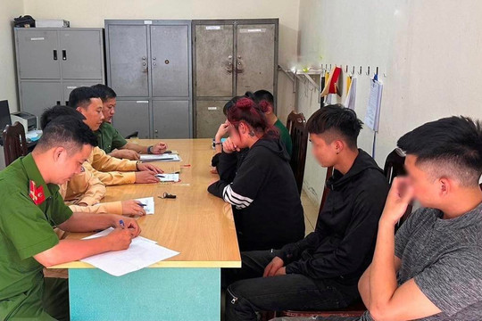 Kết đắng cho nhóm thanh niên tắm khi đi xe để câu view