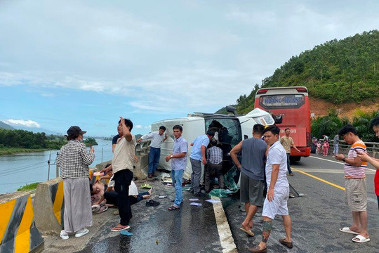 Đà Nẵng: Tai nạn trên cao tốc La Sơn - Túy Loan khiến nhiều người bị thương