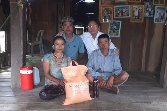 Thấu hiểu văn hóa đa dân tộc, Thẩm phán vững bước giữa đại ngàn