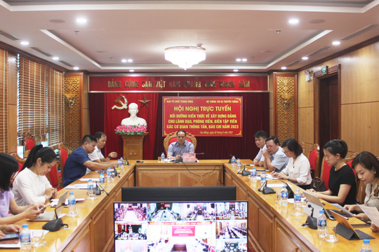 Bồi dưỡng kiến thức về xây dựng Đảng cho các cơ quan thông tấn báo chí
