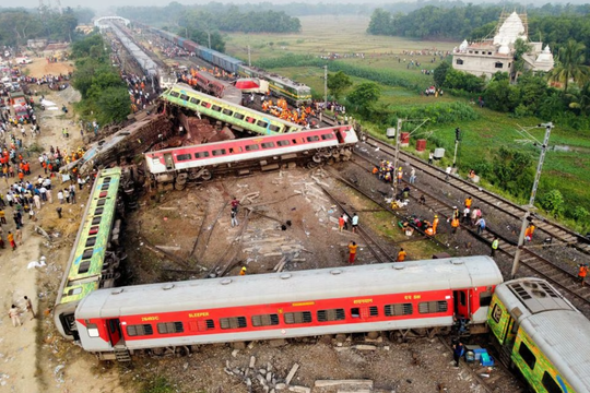 Ấn Độ: Tai nạn tàu hỏa khiến hơn 1.000 người thương vong