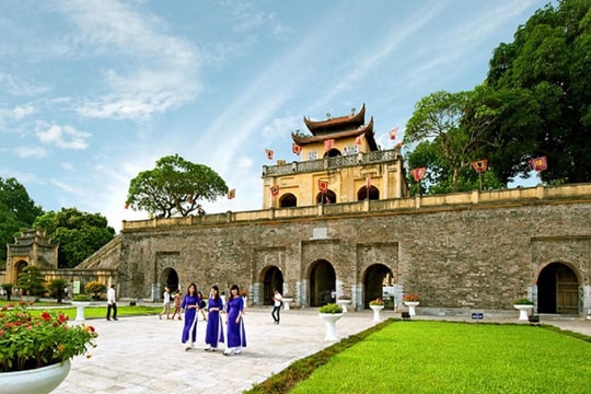Doanh thu du lịch Hà Nội tăng gần gấp đôi cùng kỳ năm ngoái
