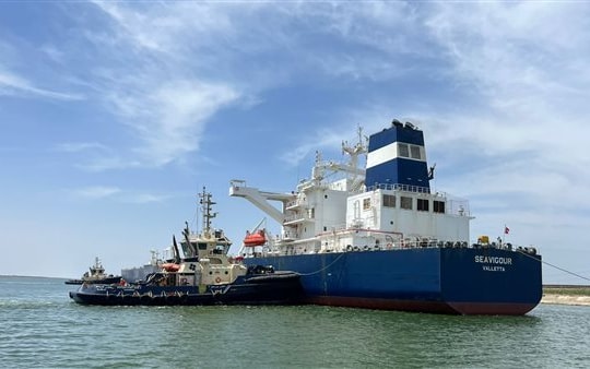Tàu chở dầu gặp sự cố ở kênh đào Suez, làm gián đoạn giao thông đường thủy toàn cầu