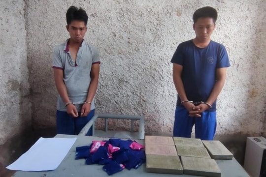 Điện Biên: Hai anh em ruột vận chuyển 7 bánh heroin xuyên quốc gia