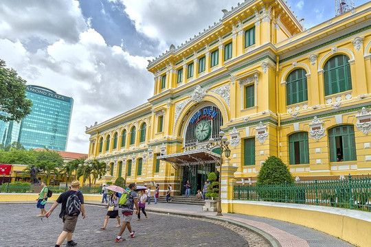 Khám phá bưu điện Tp. Hồ Chí Minh - công trình lọt top 11 bưu điện đẹp nhất thế giới