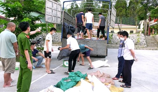 Lào Cai: Thu giữ hơn 3 tấn thực phẩm không rõ nguồn gốc