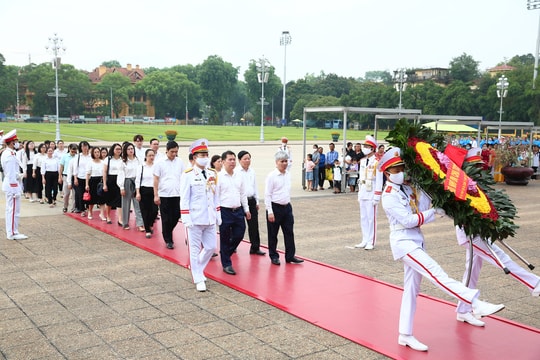 Vụ Pháp chế và Quản lý khoa học sinh hoạt chuyên đề về học tập tư tưởng, đạo đức, phong cách Hồ Chí Minh