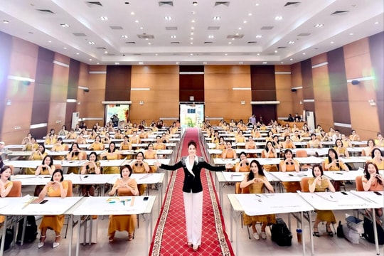 Hàng trăm học viên “lột xác” nhờ các khóa học của NTK Thoa Trần