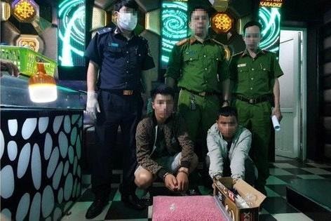 Bắt 2 đối tượng người Lào vận chuyển hơn 18.000 viên ma túy về Việt Nam