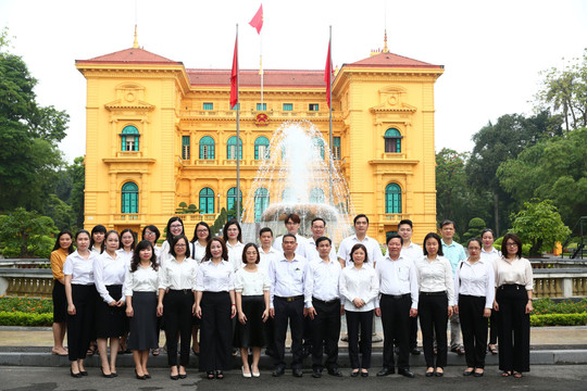 Vụ Pháp chế và Quản lý khoa học sinh hoạt chuyên đề về học tập tư tưởng, đạo đức, phong cách Hồ Chí Minh