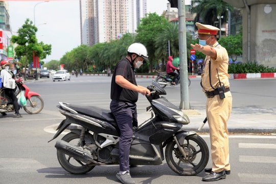 Đội CSGT Đường bộ số 7 quyết tâm xử lý vi phạm nồng độ cồn