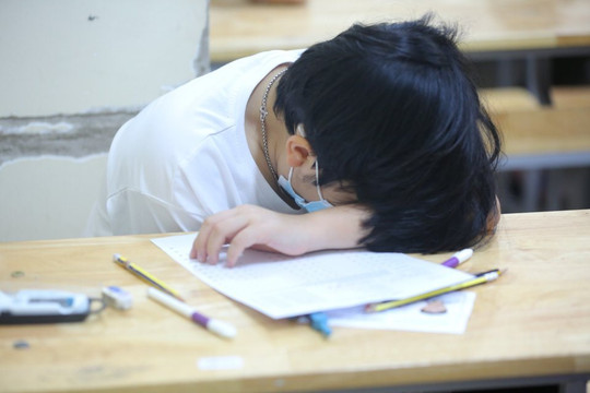 Áp lực thi cử, nam sinh nhập viện vì thủng ổ loét hành tá tràng