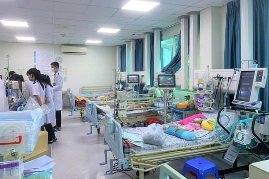 Trẻ 17 tháng tuổi phải lọc máu sau 4 ngày mắc bệnh tay chân miệng