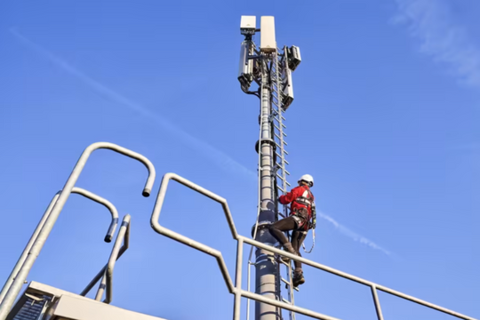 EU xem xét cấm thiết bị 5G Huawei