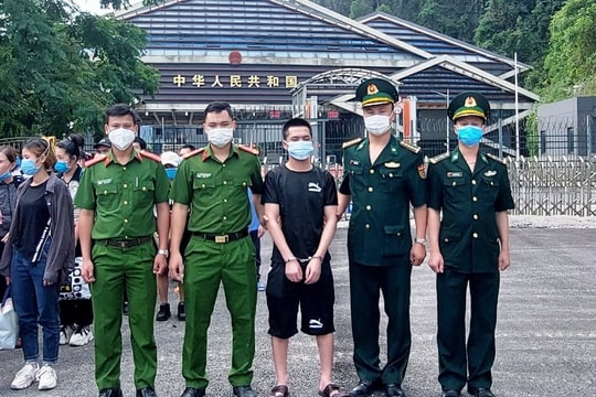 Bắt giữ đối tượng có lệnh truy nã sau 4 năm trốn sang Trung Quốc