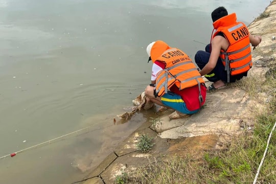 Vụ đâm vợ, đổ xăng đốt nhà hàng xóm vì ghen tuông: Người vợ đã tử vong