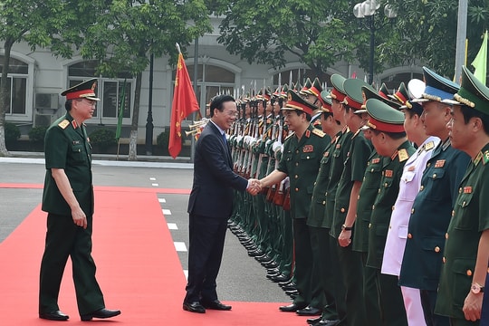 Chủ tịch nước Võ Văn Thưởng thăm, làm việc tại Cục Cứu hộ-Cứu nạn