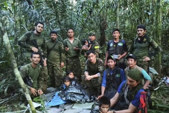 Colombia: 4 trẻ em sống sót kì diệu sau 40 ngày lạc trong rừng