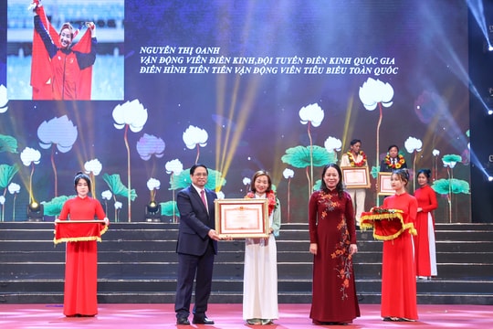 Thủ tướng: Đẩy mạnh thi đua, tỏa sáng tinh thần yêu nước, cống hiến, dám nghĩ, dám làm