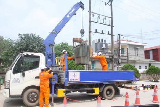 Thực hiện nhiều giải pháp tiết kiệm điện giữa lúc nắng hạn kỷ lục