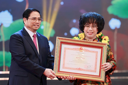“Bông hoa” điển hình tiên tiến trên quê hương Bác