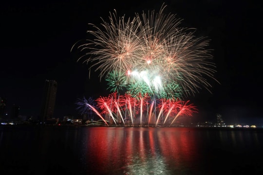 Đà Nẵng là điểm đến mùa hè yêu thích nhất của khách Việt