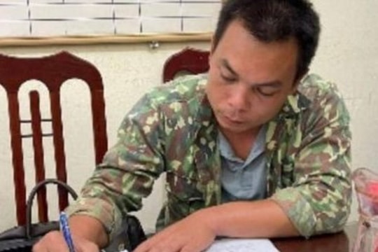 Dùng ống nhựa tấn công Cảnh sát giao thông khi bị yêu cầu đo nồng độ cồn